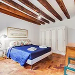 Cozy Apartment per 4 vicino San Marco
